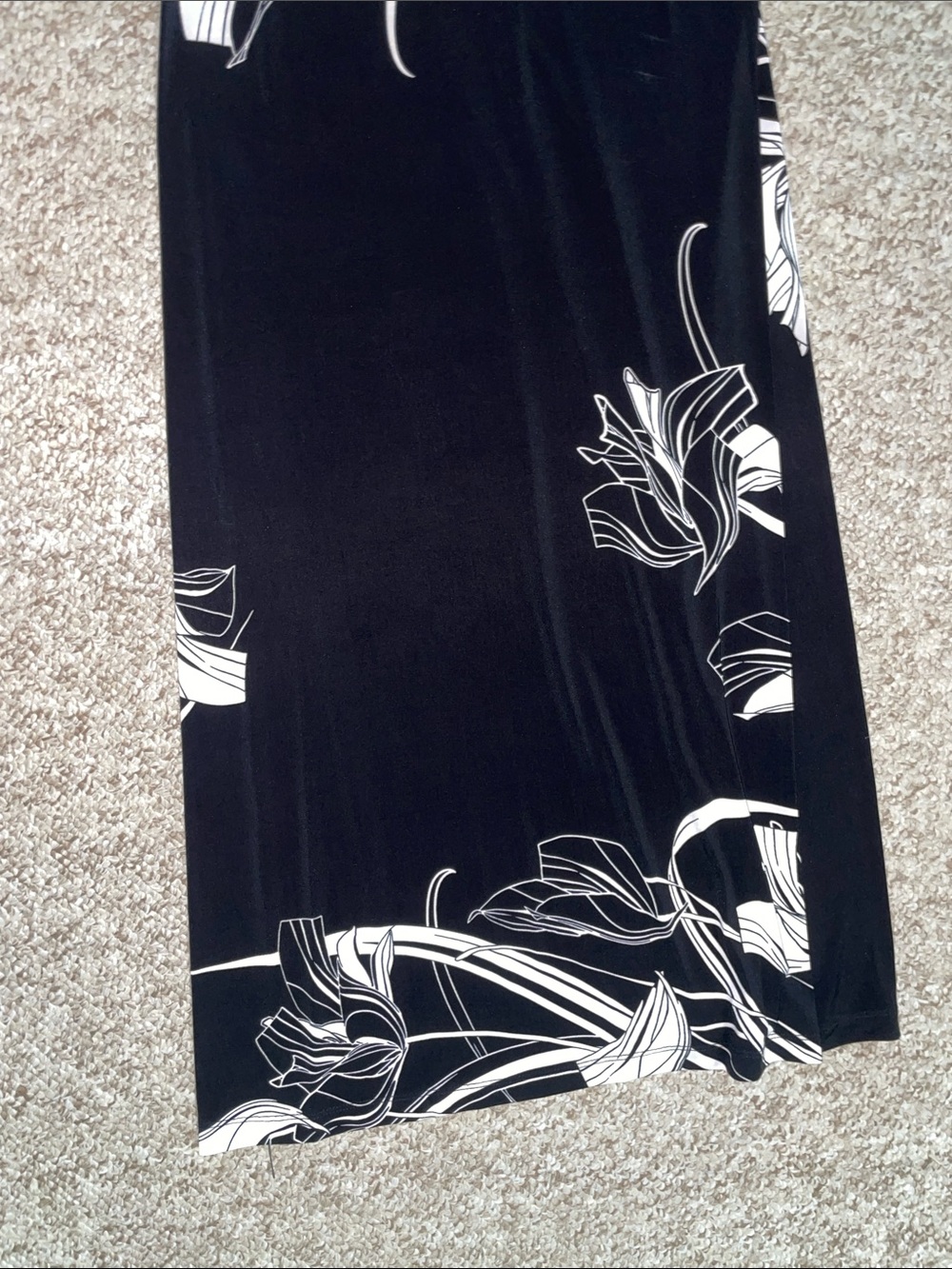 Anne Klein Sleeveless Black & White Floral Maxi Dress - Picture 4 of 6